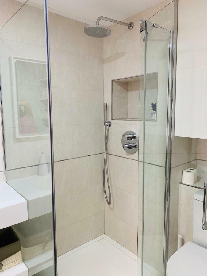 Cathedral Studio, Luxury Studio In Cathedral Area, Parking Optional Севилья Экстерьер фото